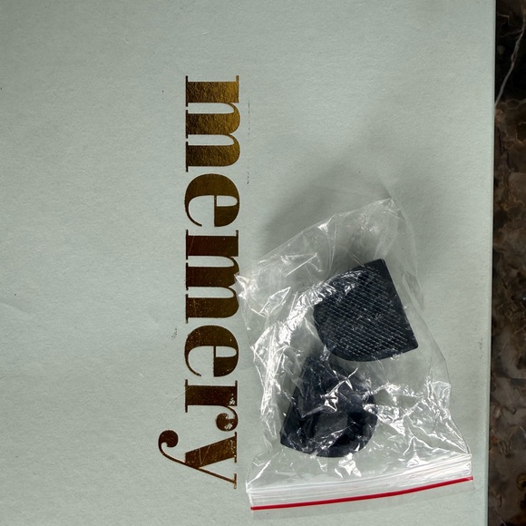 NEW IN BOX Memery Luise Red 100% Suede Shoes (Size 41/US Women’s 10) - Picture 7 of 10